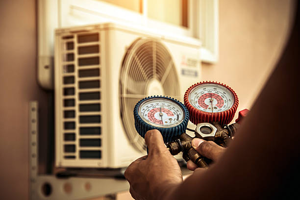Professional Hvac technician working in Aquashicola, PA